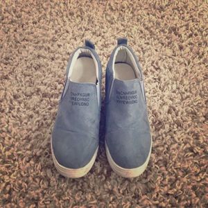 Bluish/grey sneaker.   Size 37.  European.